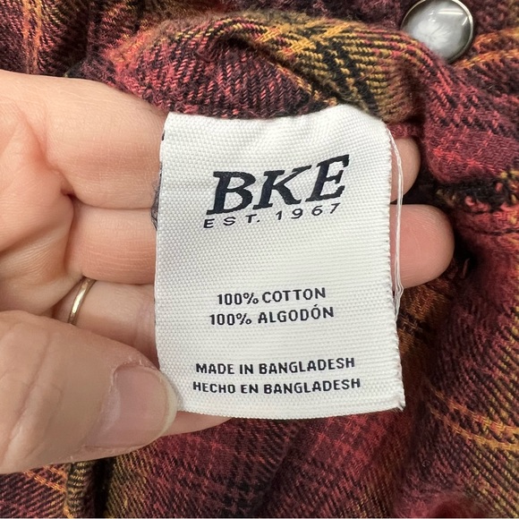 BKE Long Sleeve Snap Button Flannel Standard Fit Size Large - Picture 6 of 6